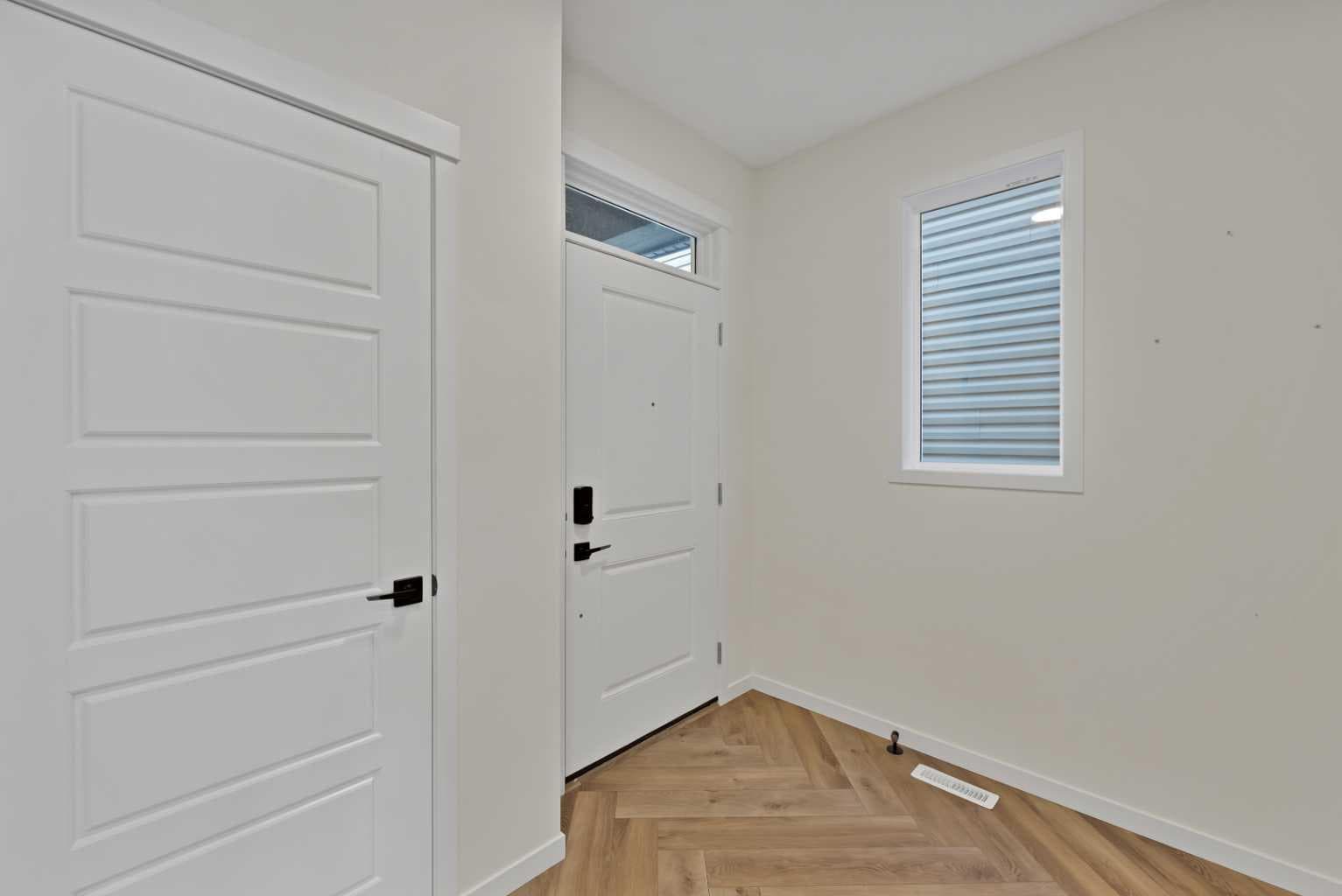 229 Calhoun Crescent NE