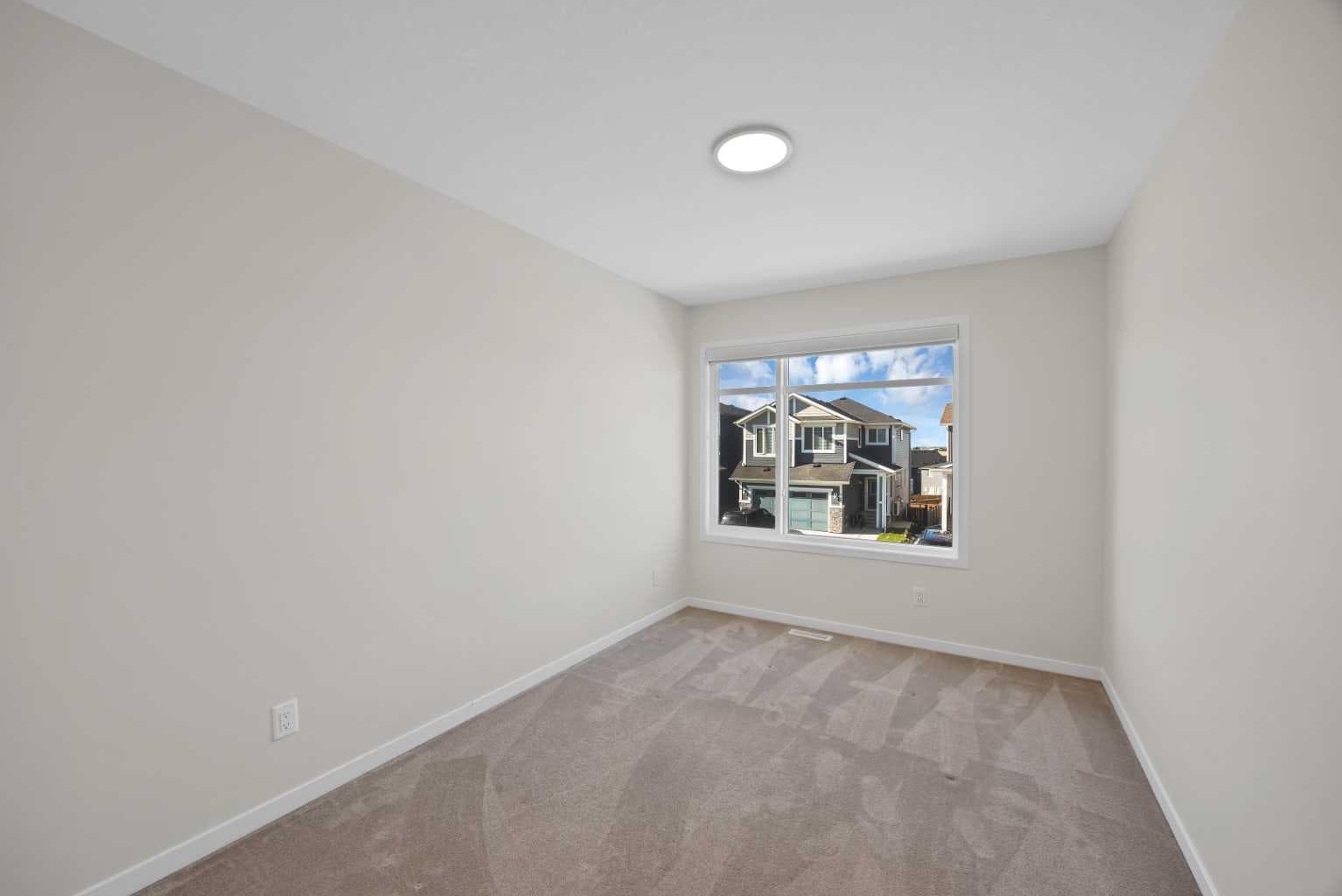 229 Calhoun Crescent NE