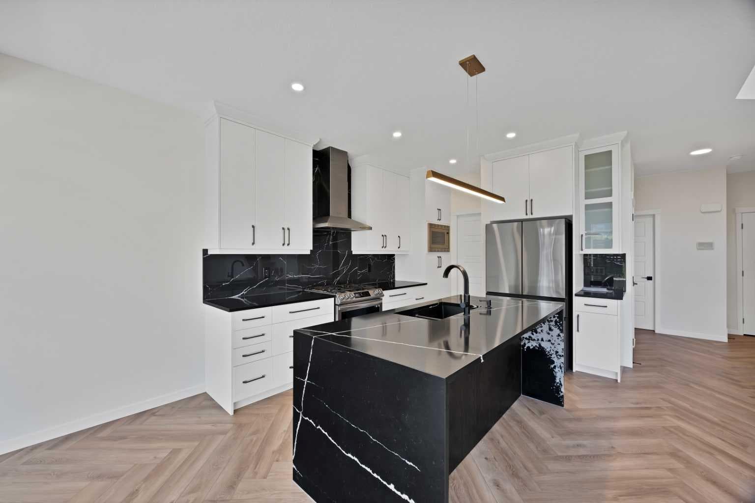 229 Calhoun Crescent NE