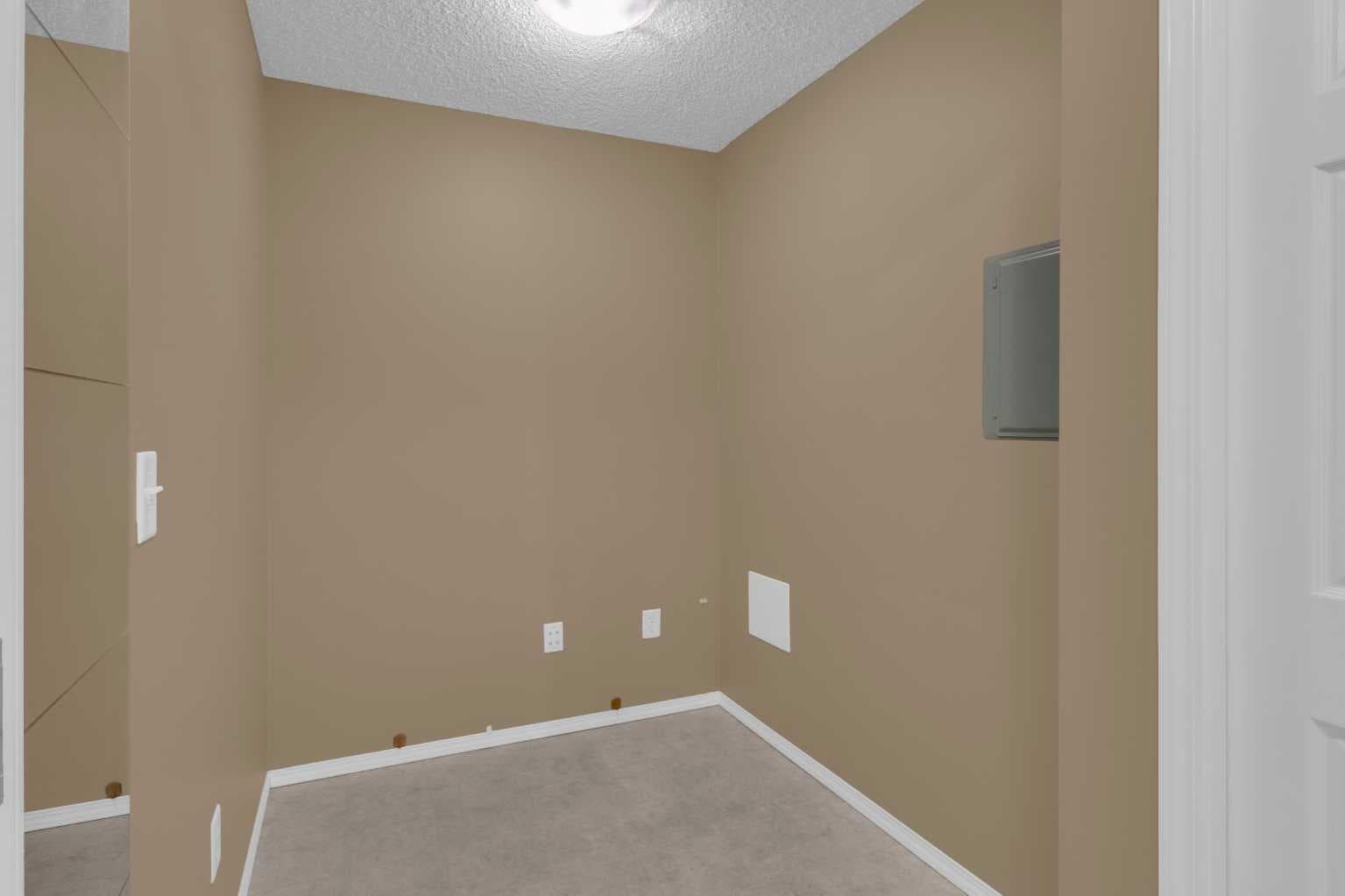 6213, 70 Panamount Drive NW