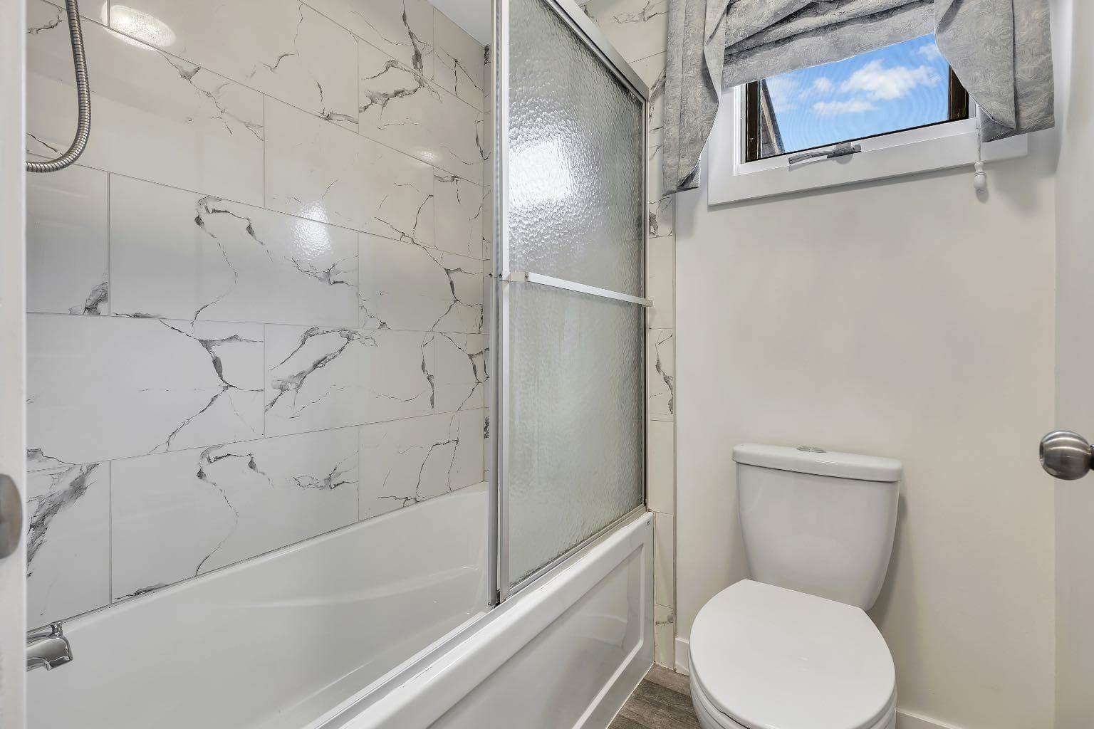 24 Woodgrove Crescent SW