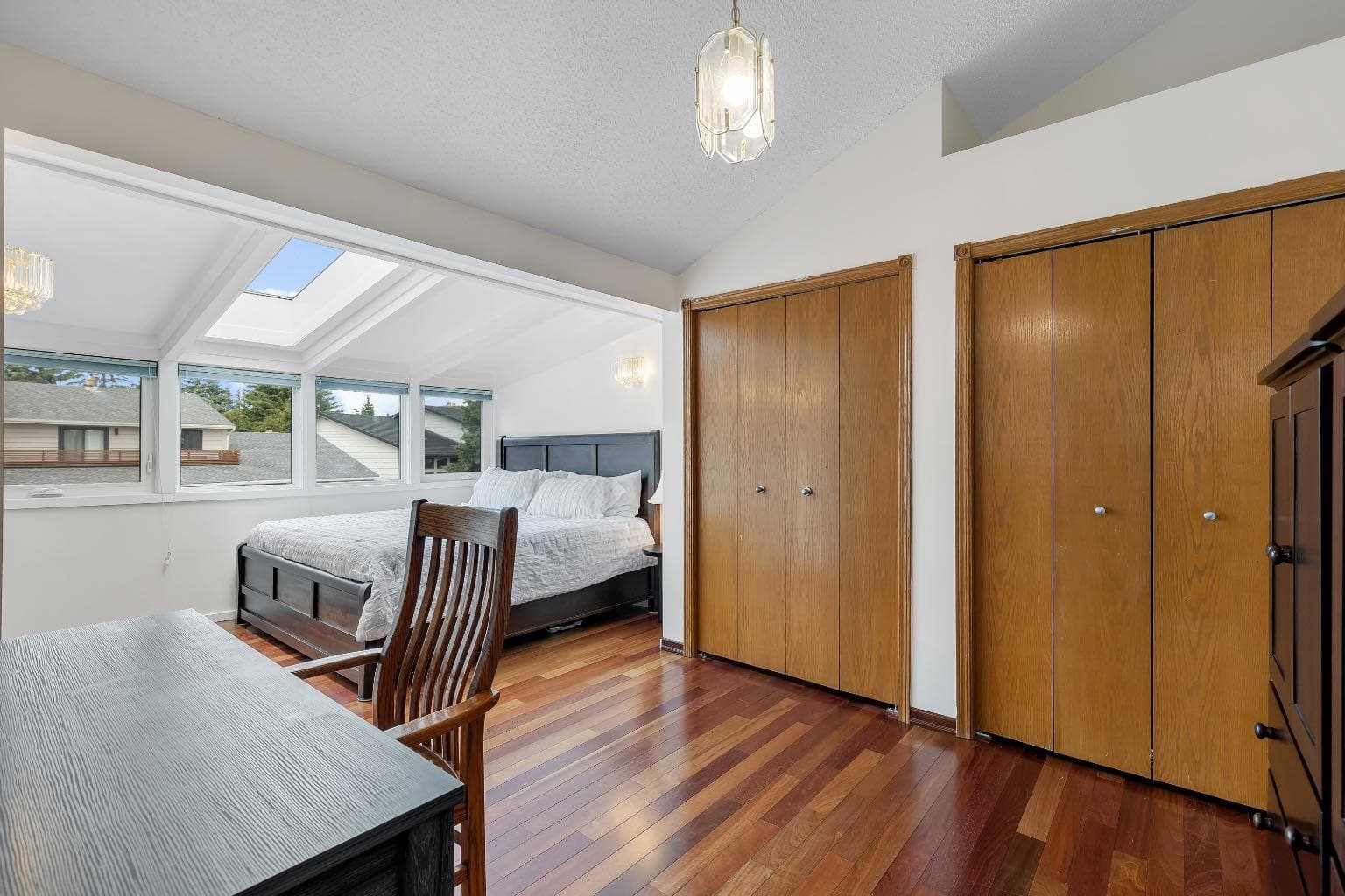 24 Woodgrove Crescent SW
