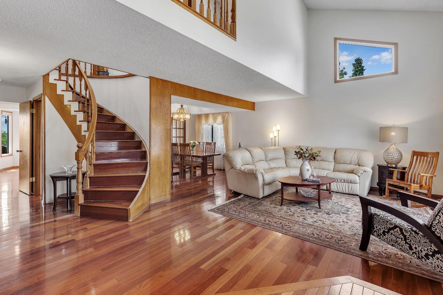 24 Woodgrove Crescent SW