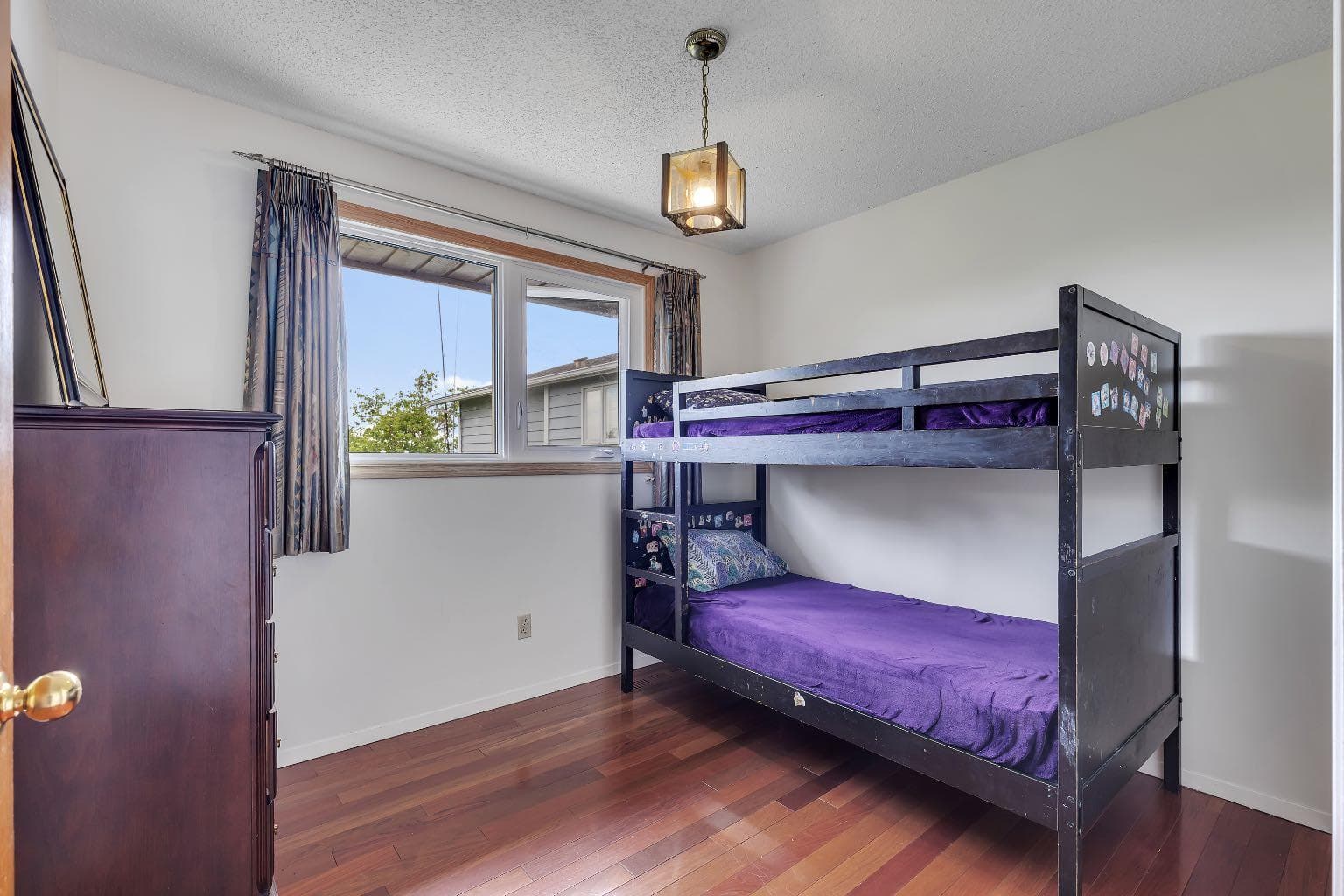 24 Woodgrove Crescent SW