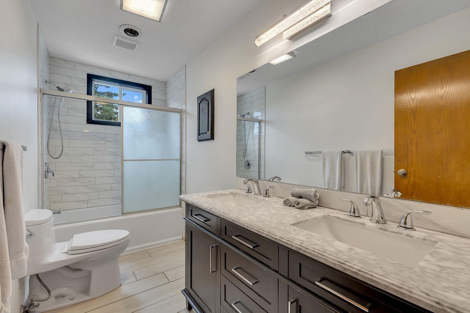 24 Woodgrove Crescent SW