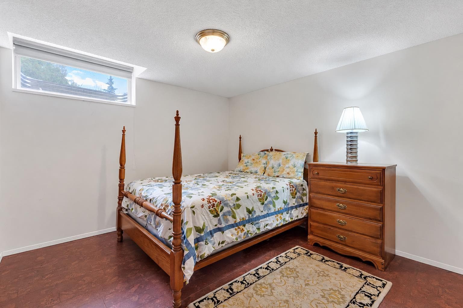 24 Woodgrove Crescent SW