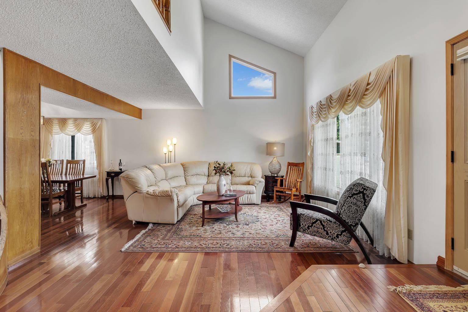 24 Woodgrove Crescent SW