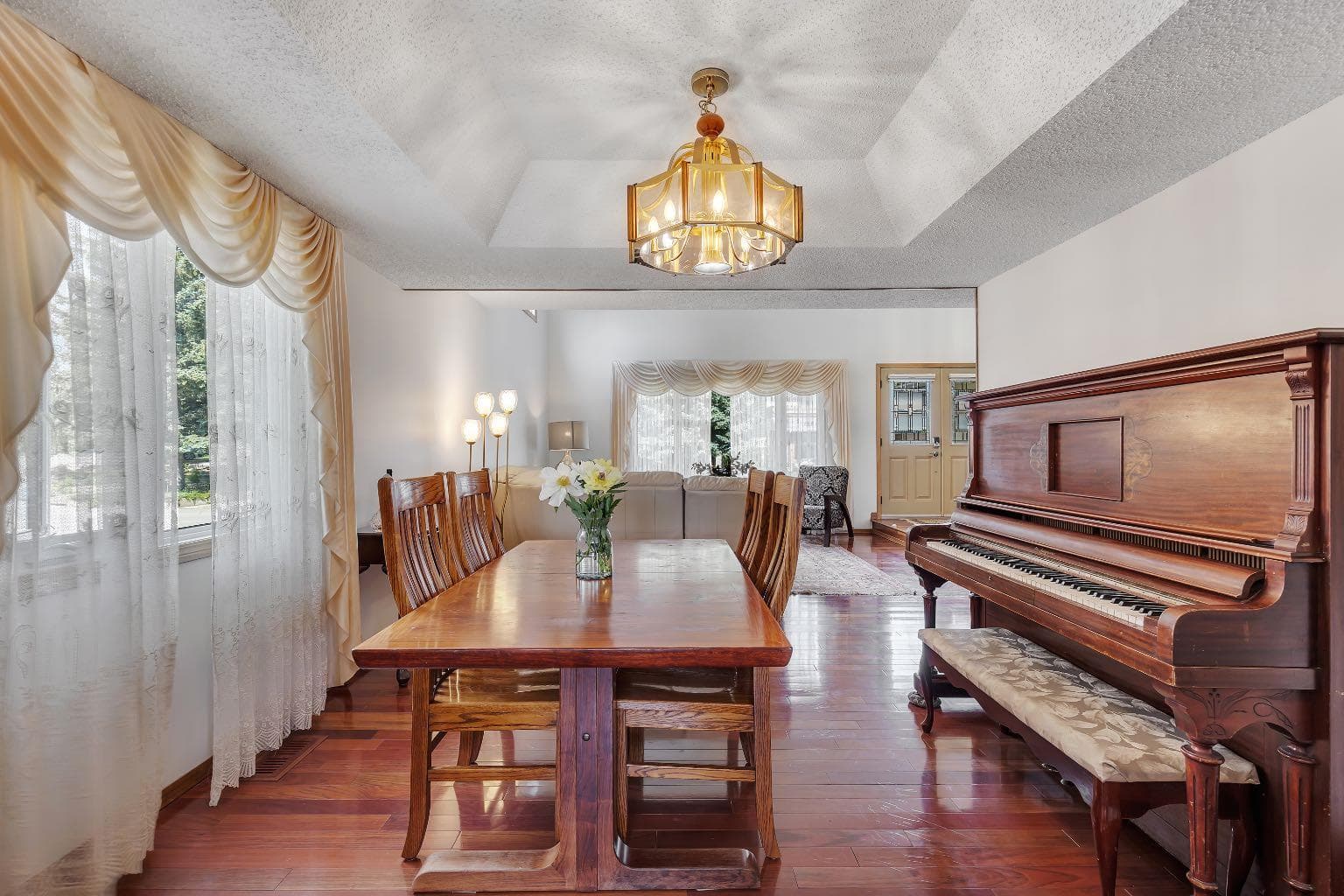 24 Woodgrove Crescent SW