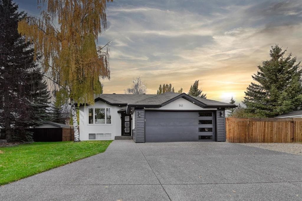 941 west chestermere Drive 