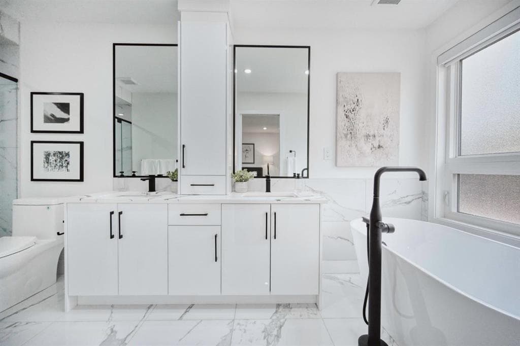 941 west chestermere Drive 