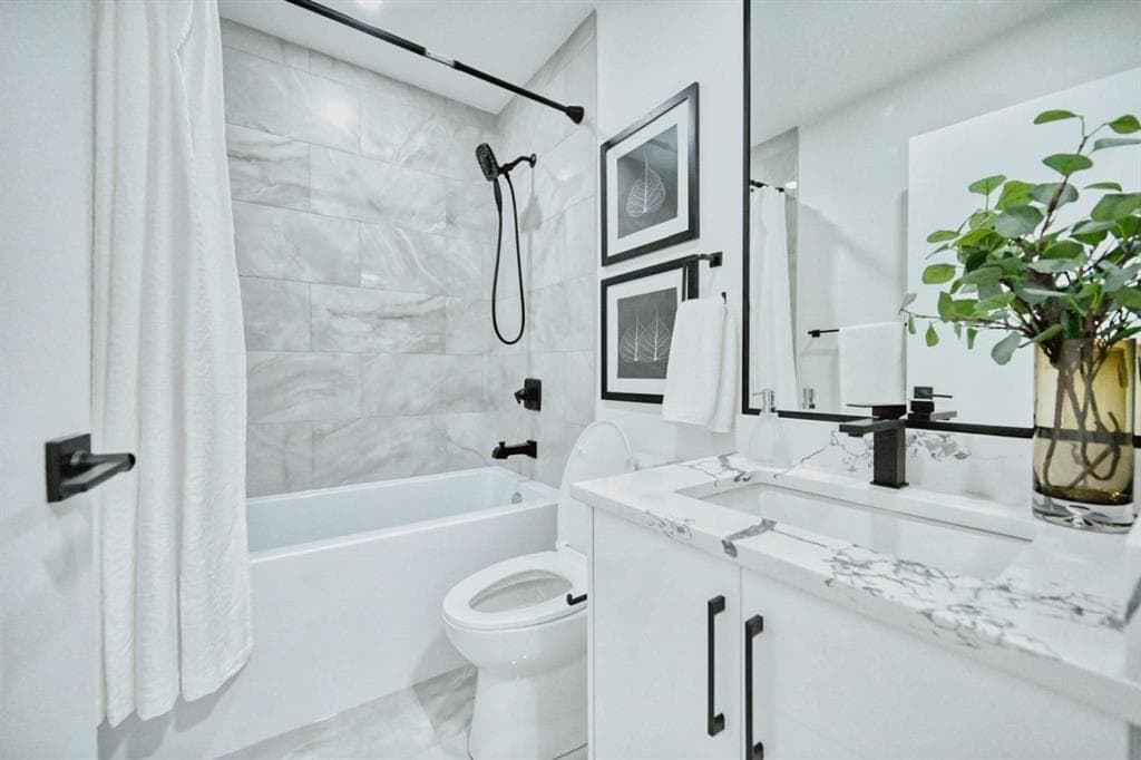 941 west chestermere Drive 
