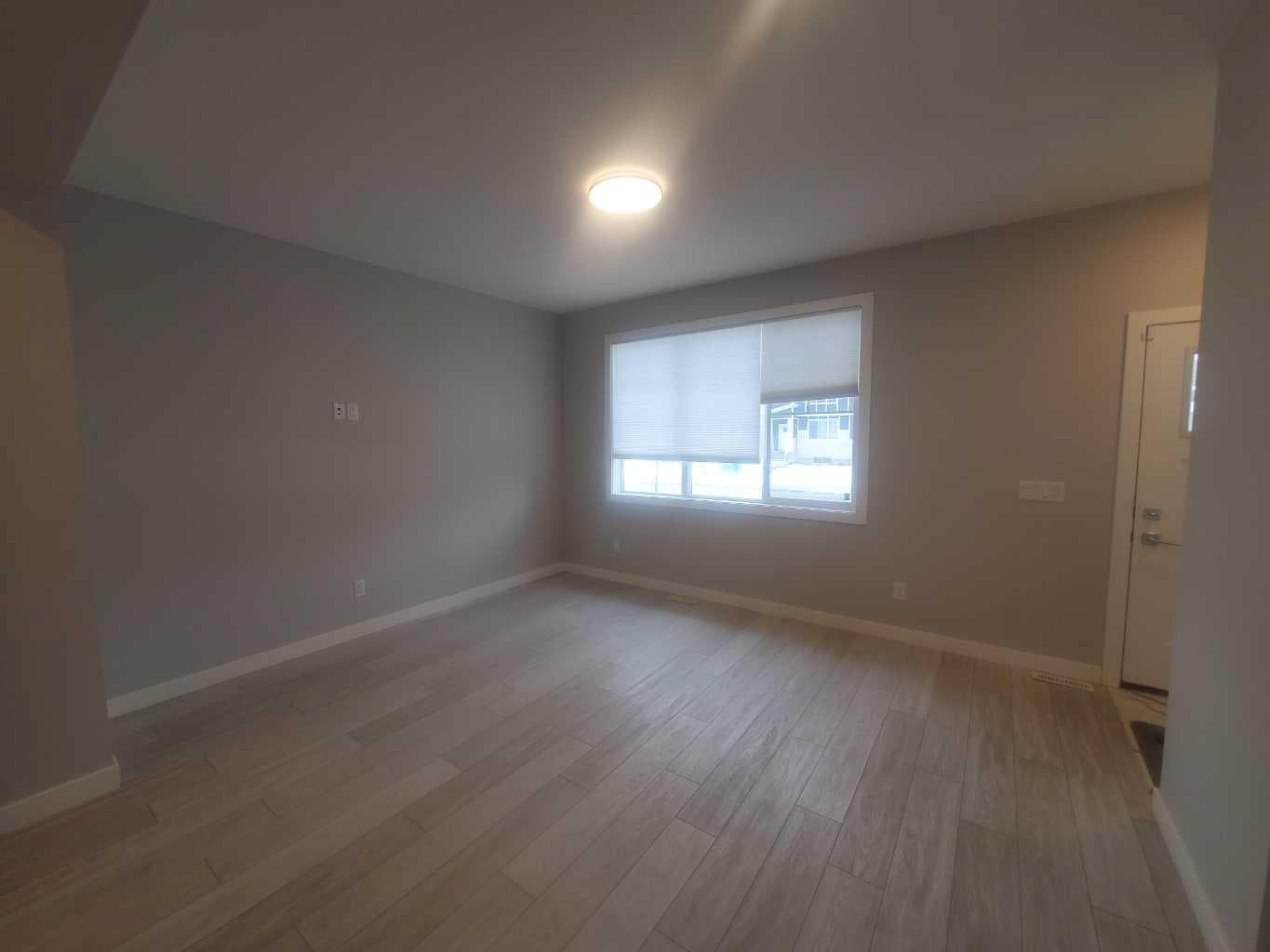 1045 West Lakeview Drive 
