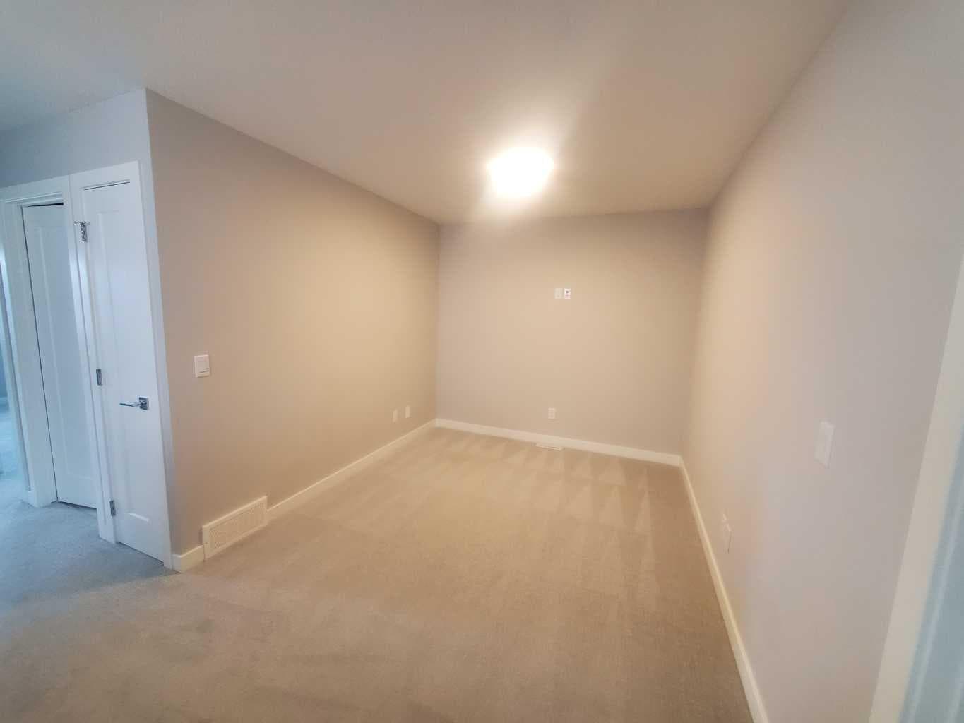 1045 West Lakeview Drive 