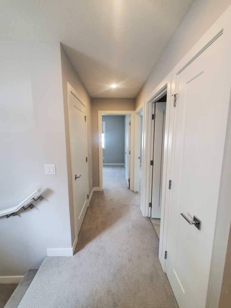 1045 West Lakeview Drive 