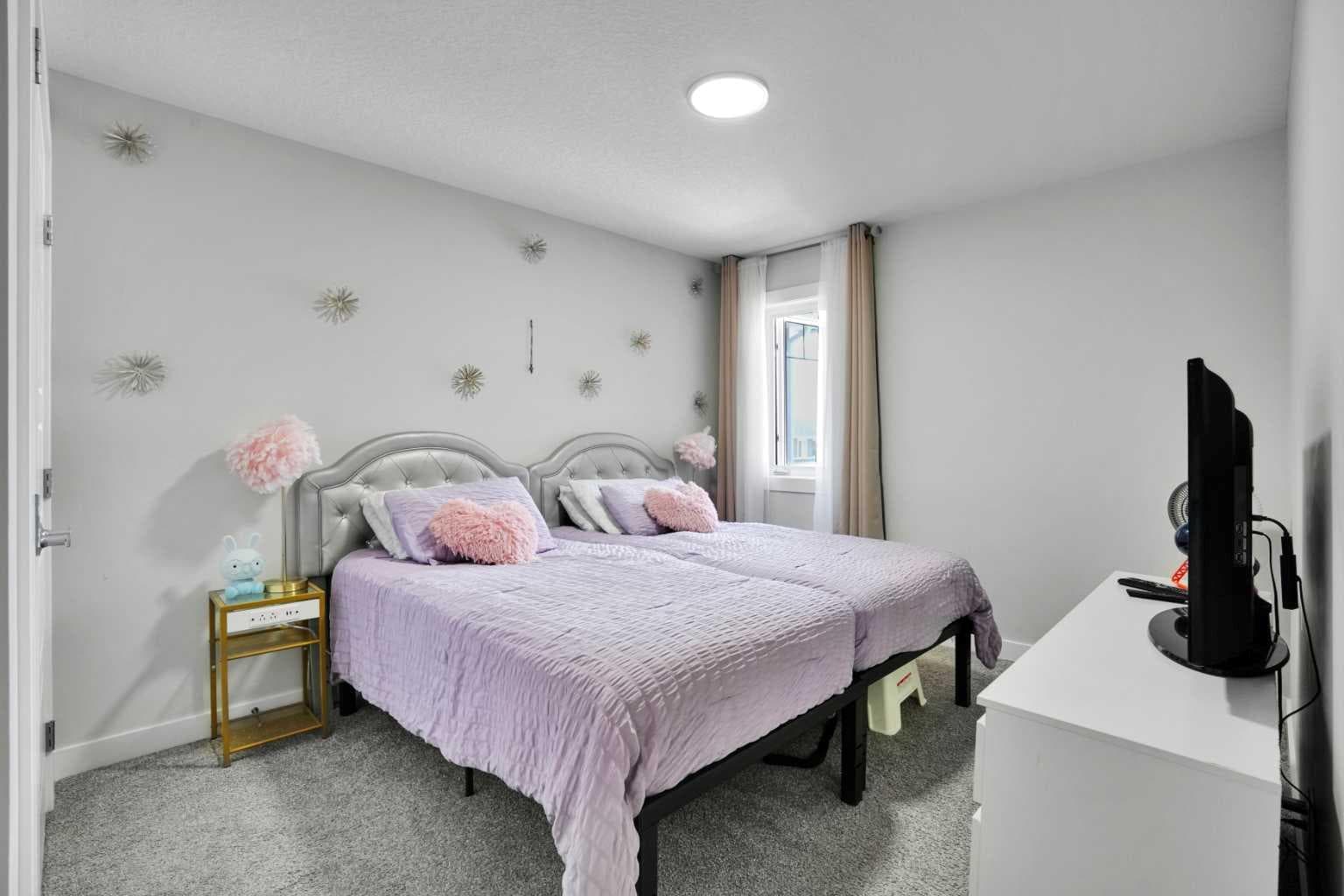 106 Amblehurst Way NW