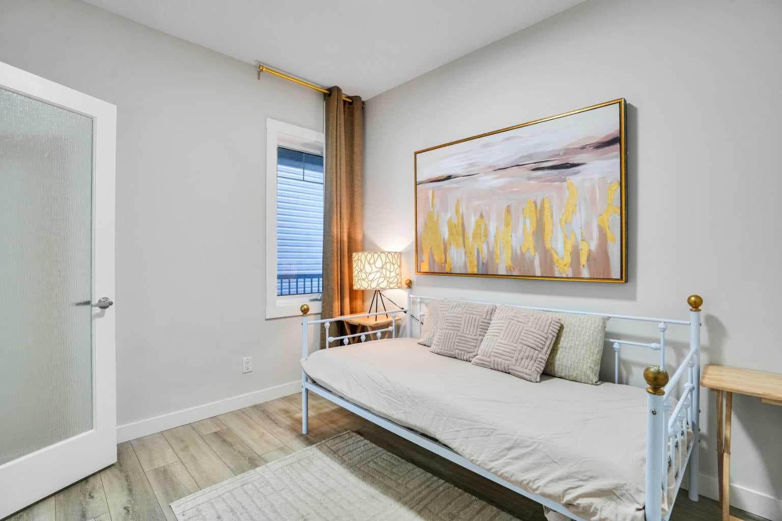 106 Amblehurst Way NW