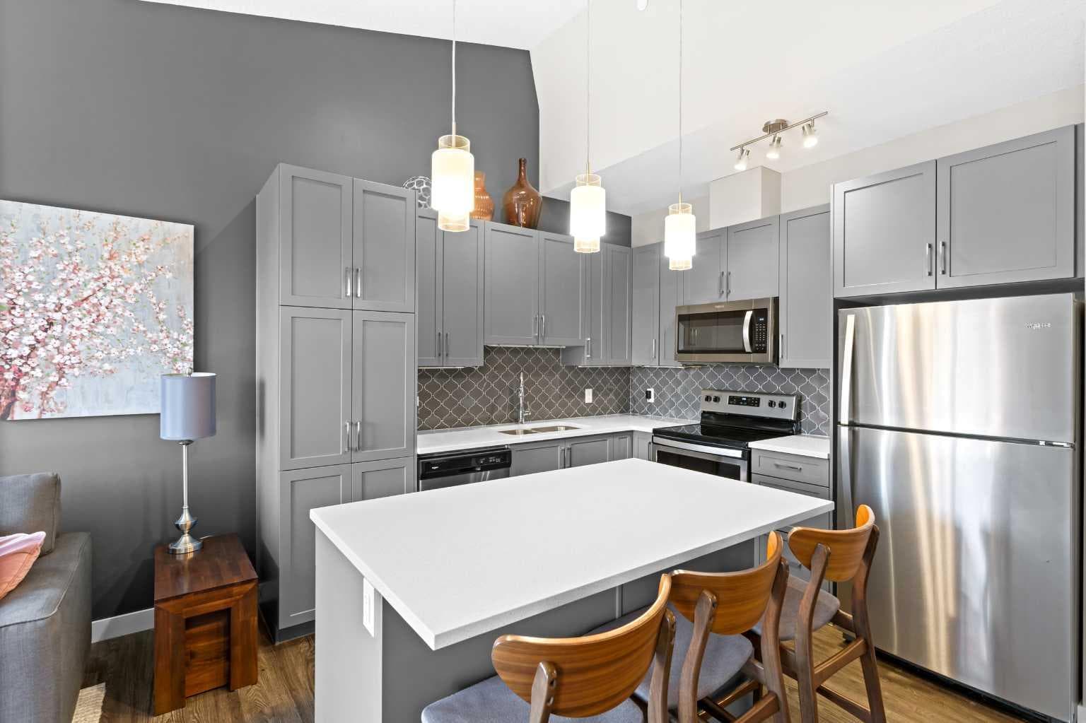 271 Livingston Common NE
