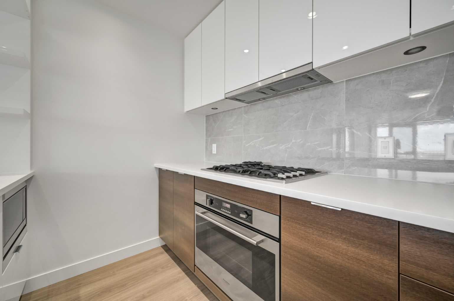 804, 118 Waterfront Court SW