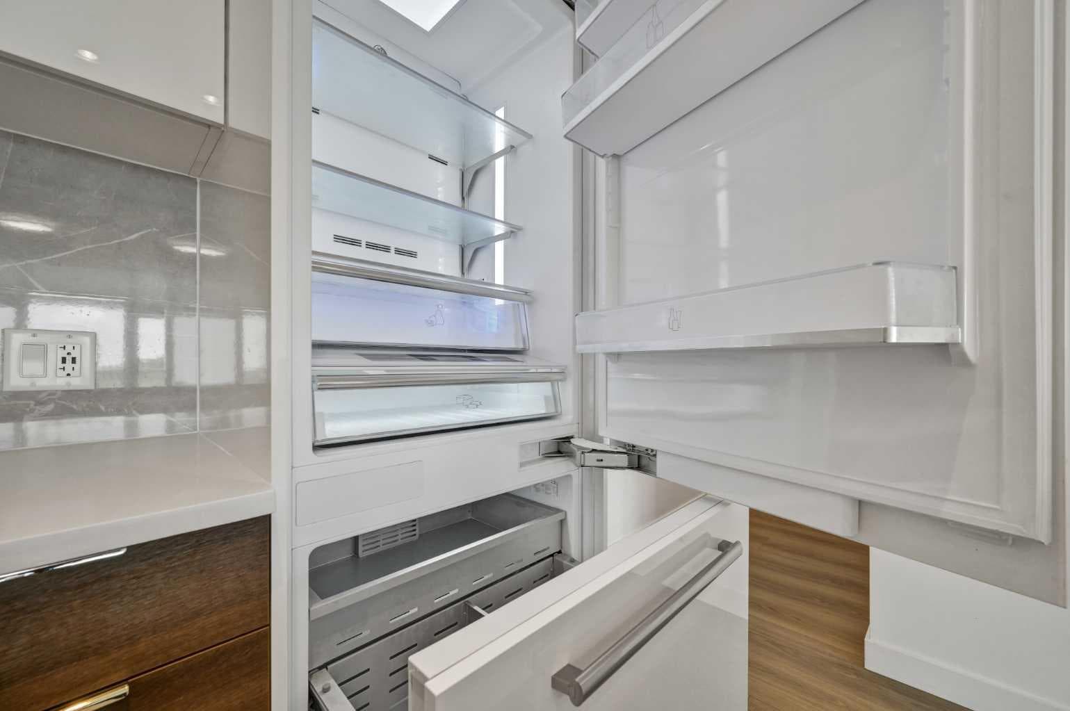 804, 118 Waterfront Court SW