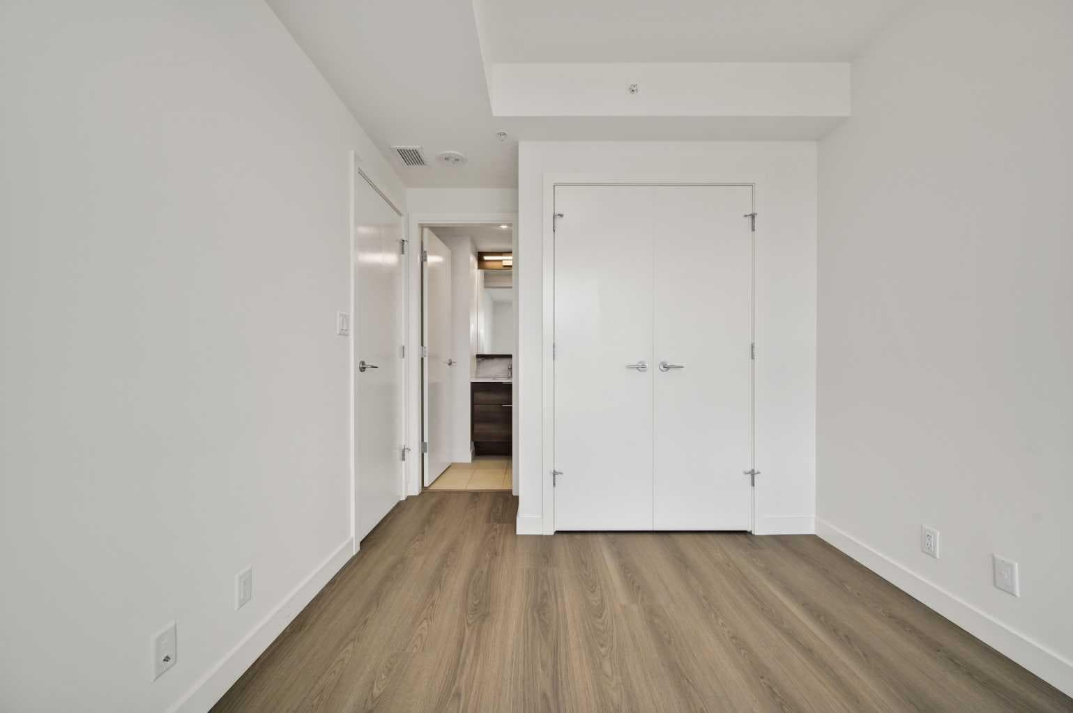 804, 118 Waterfront Court SW