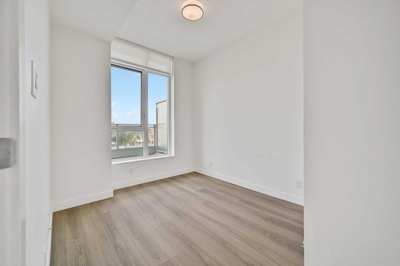 804, 118 Waterfront Court SW