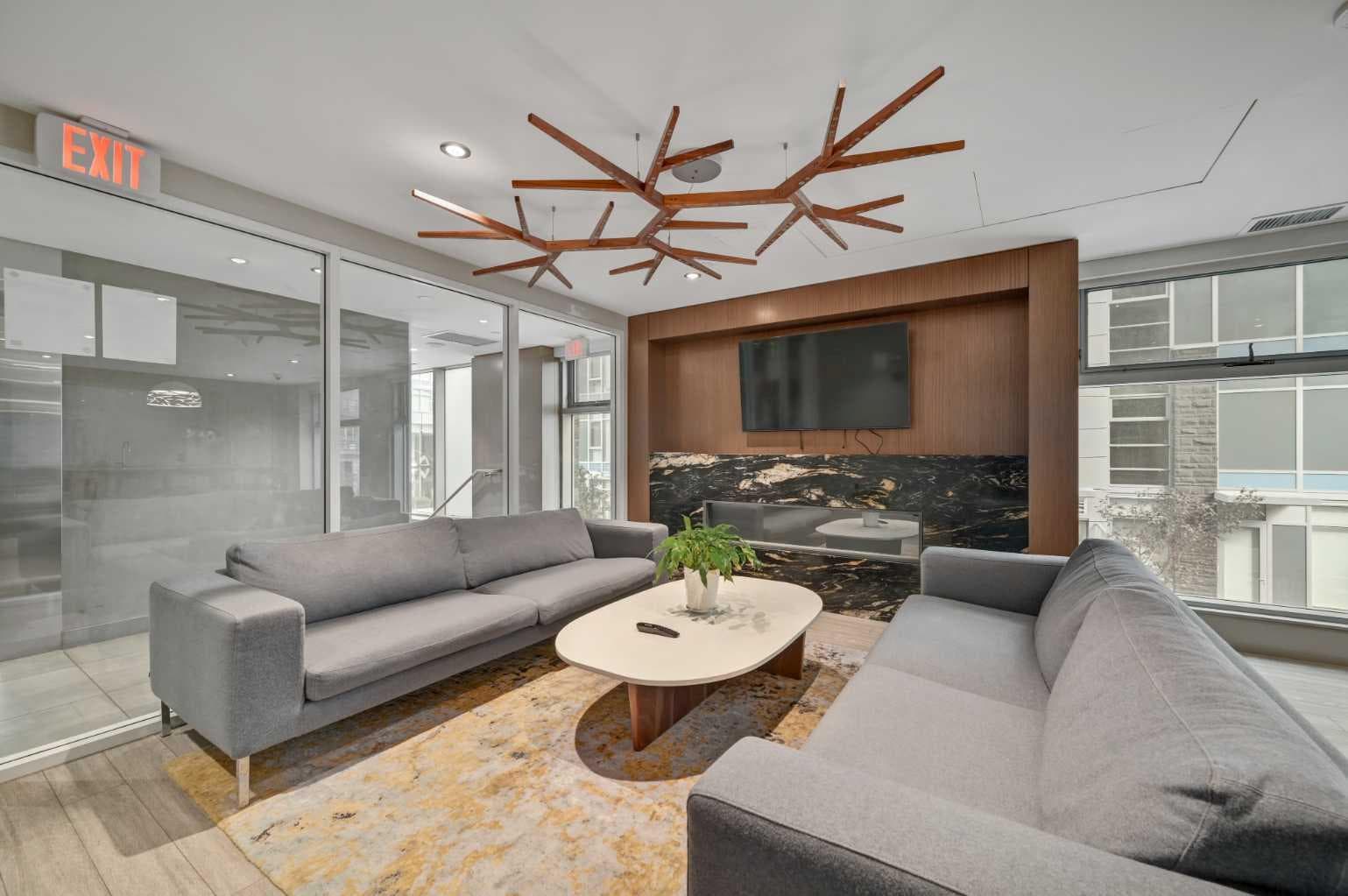 804, 118 Waterfront Court SW