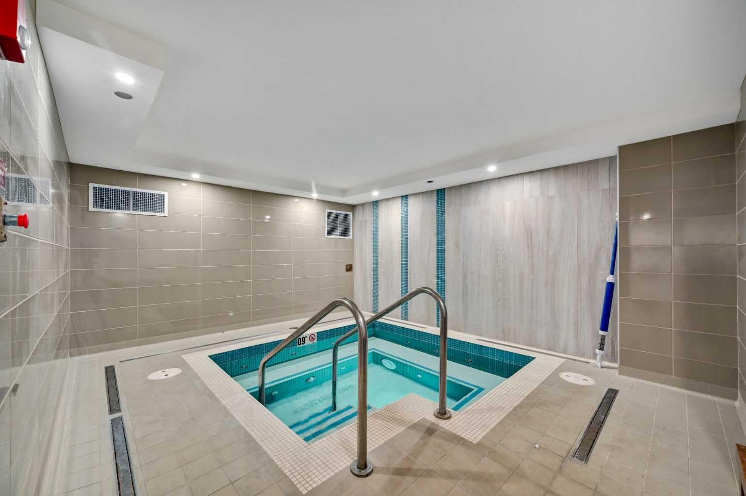 804, 118 Waterfront Court SW