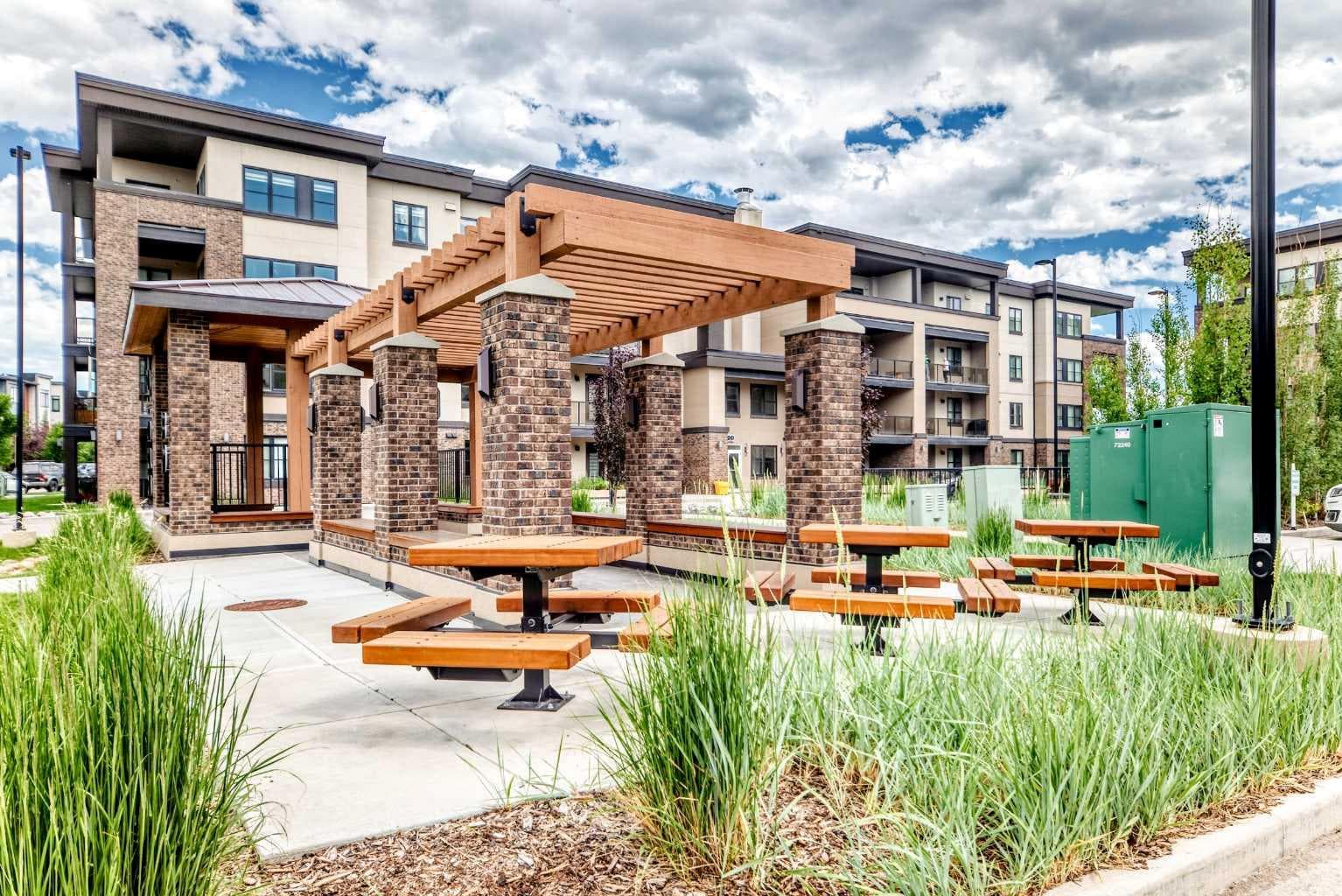 3407, 80 Greenbriar Place NW