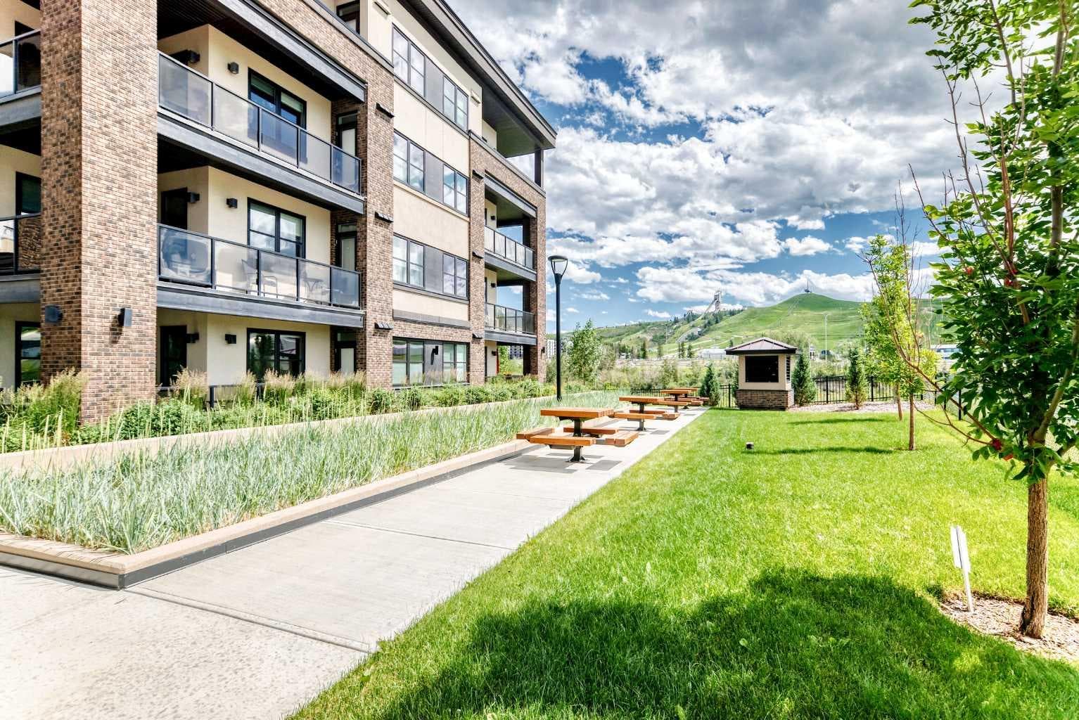 3407, 80 Greenbriar Place NW