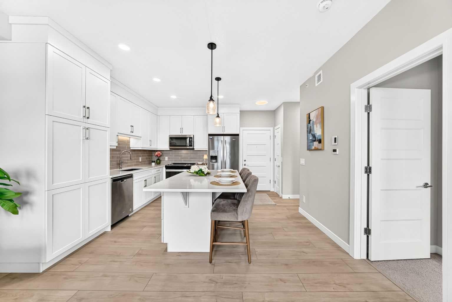 3407, 80 Greenbriar Place NW