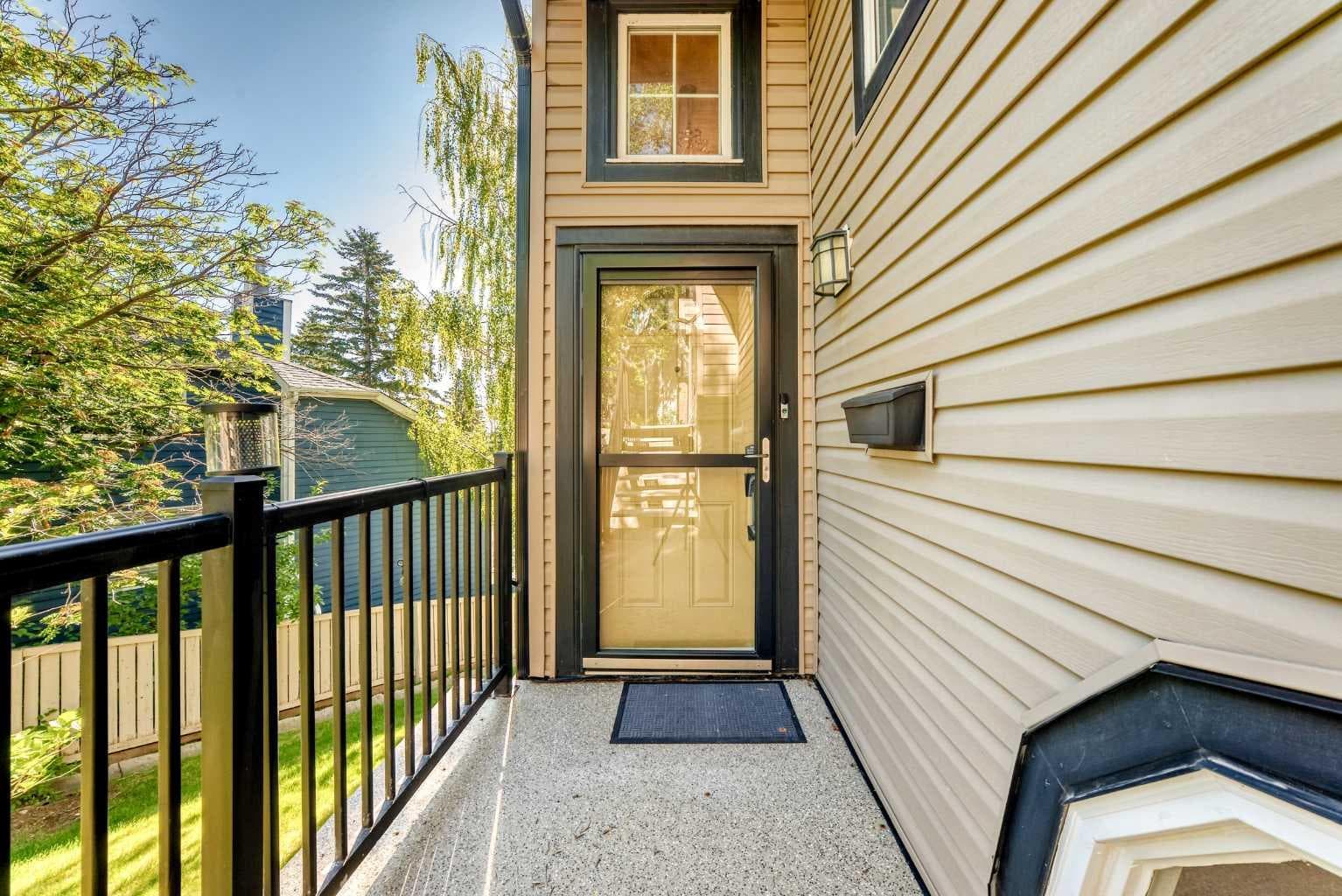 25, 448 Strathcona Drive SW