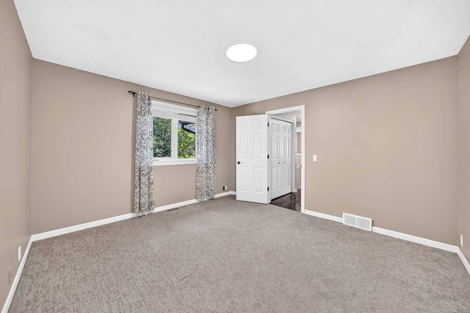 25, 448 Strathcona Drive SW