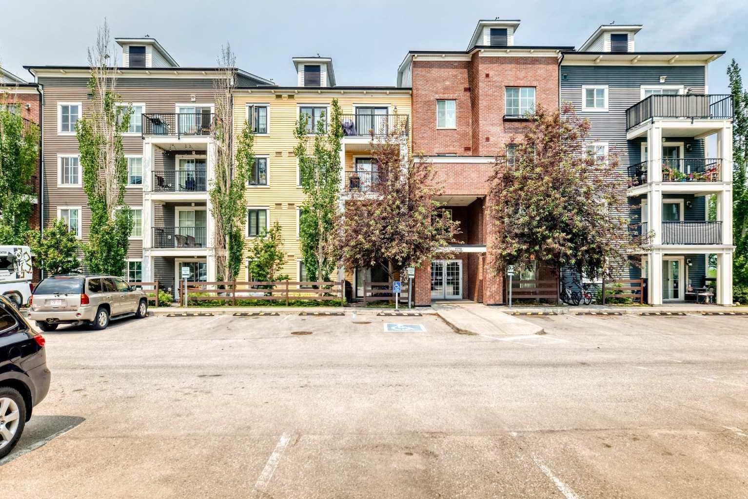 4302, 755 Copperpond Boulevard SE