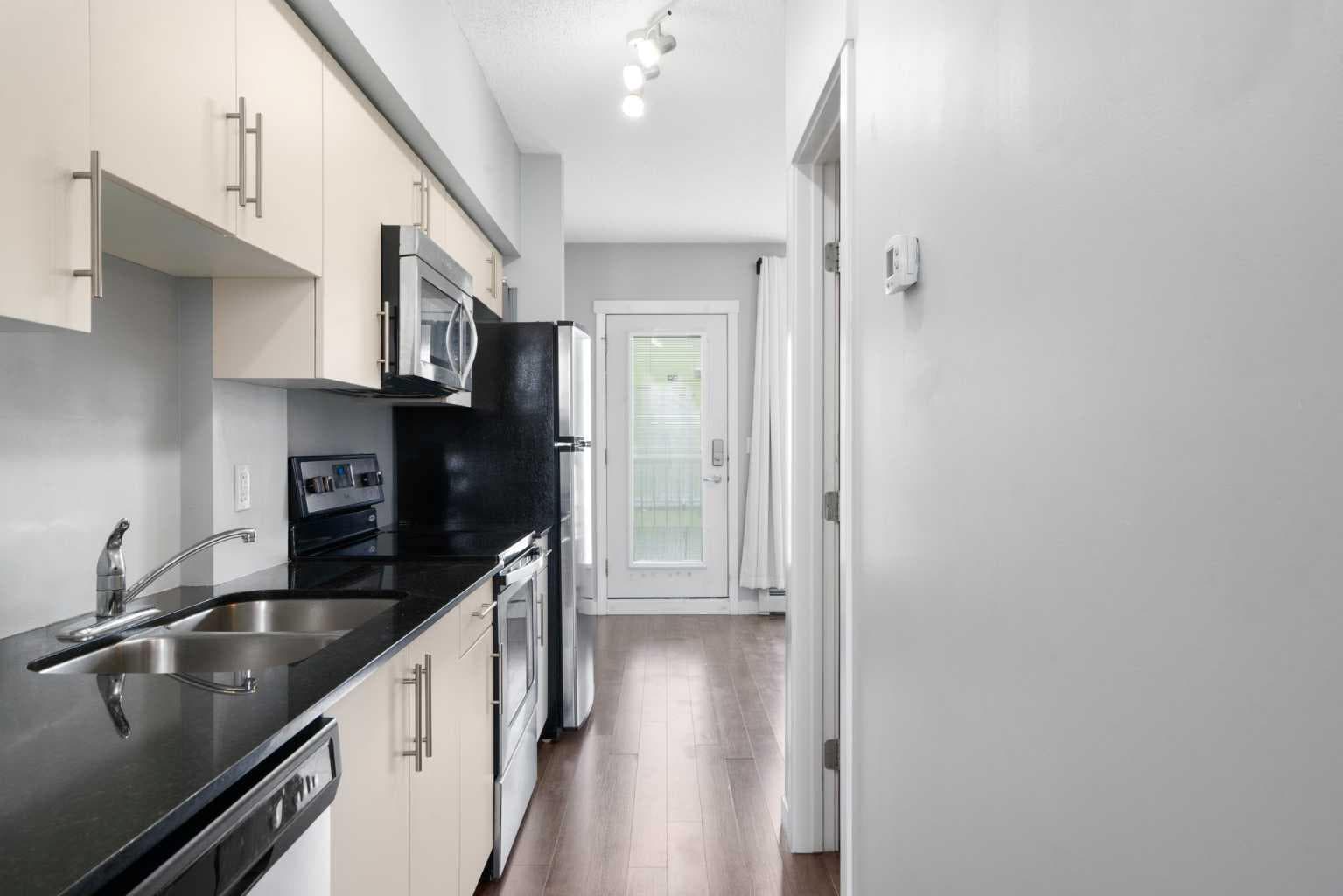 402, 1740 9 Street NW