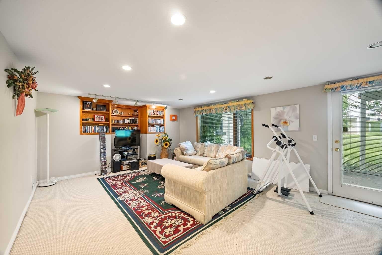 107 Hampshire Close NW