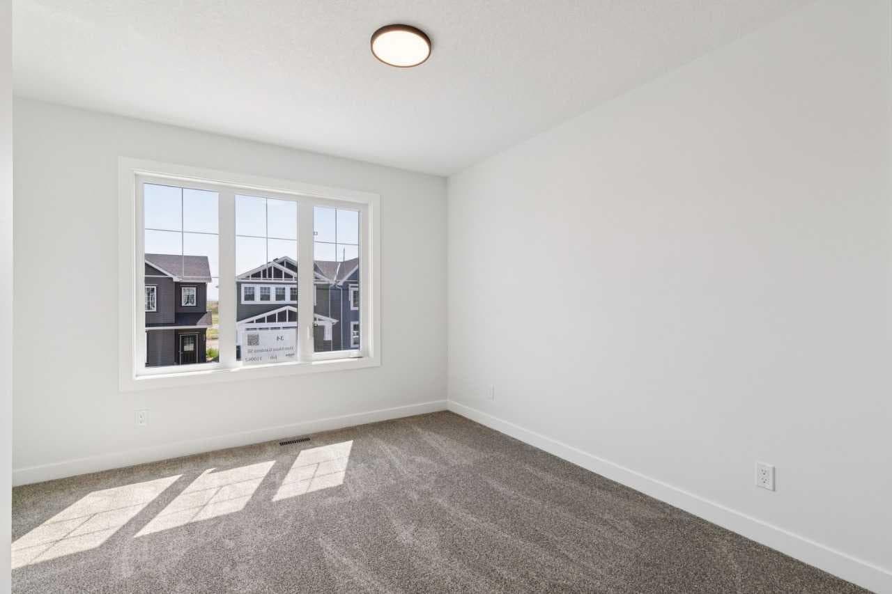 34 Hotchkiss Gardens SE