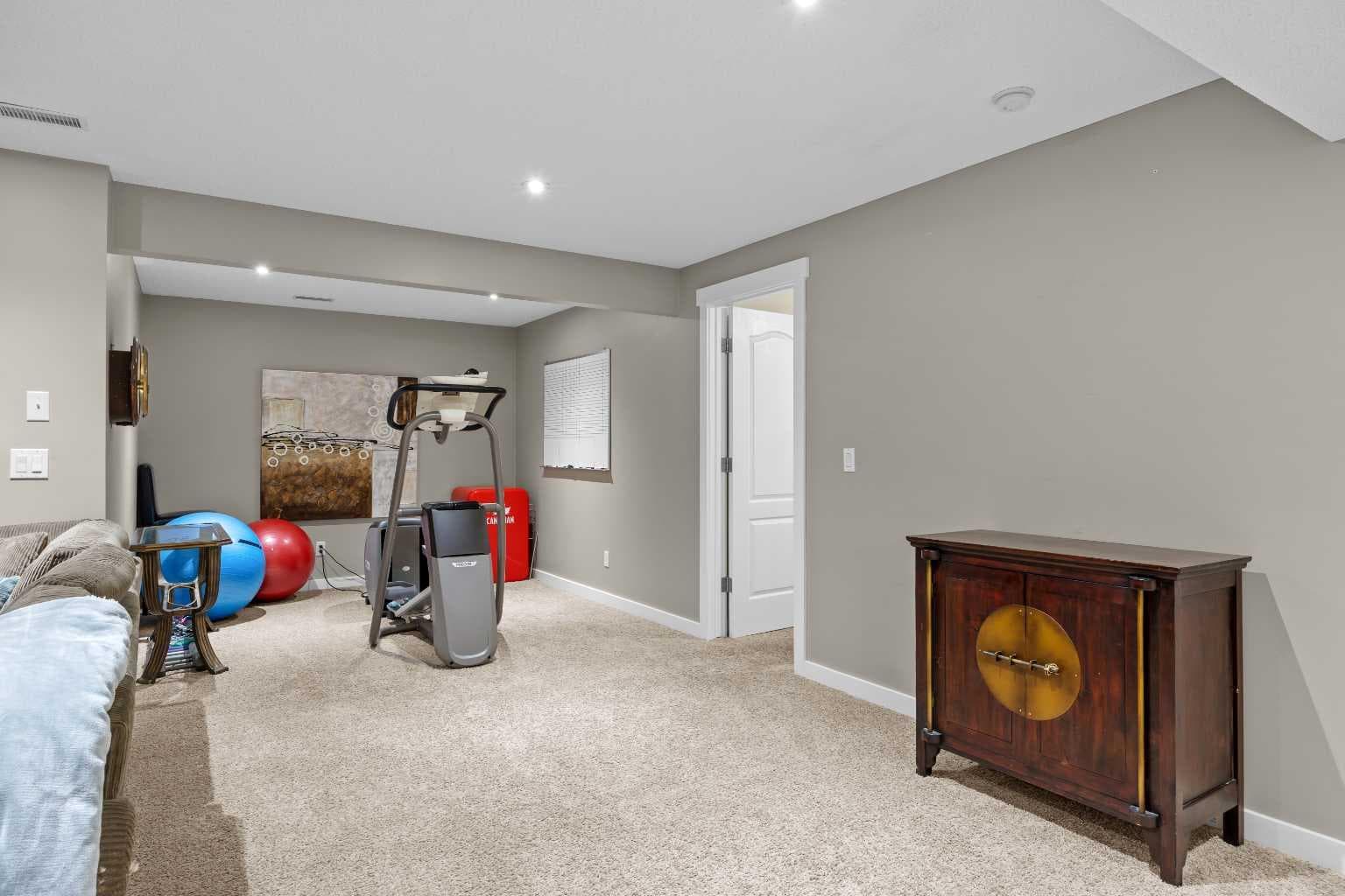 113 Tusslewood Bay NW