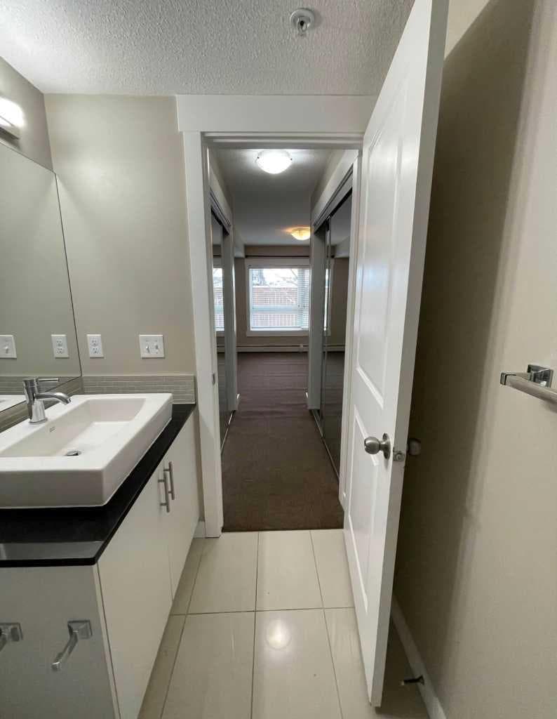 4117, 240 Skyview Ranch Road NE