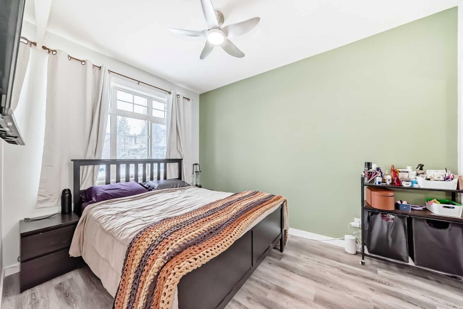 101, 117 Copperpond Common SE