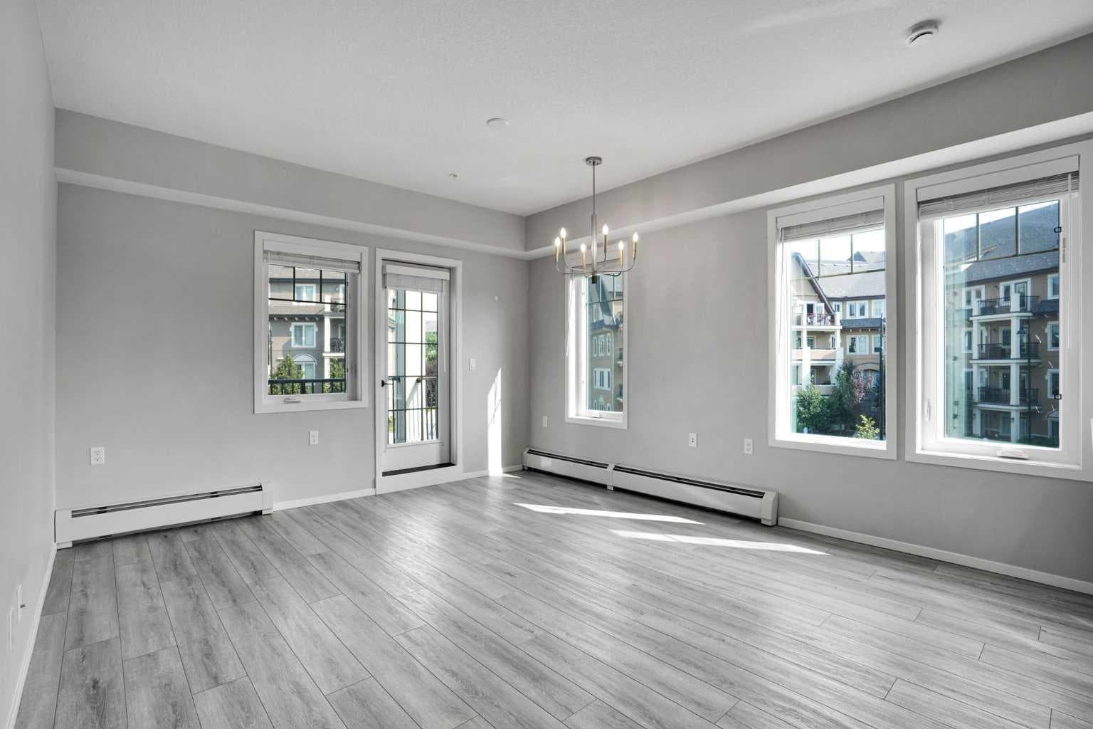 210, 140 Mahogany Street SE