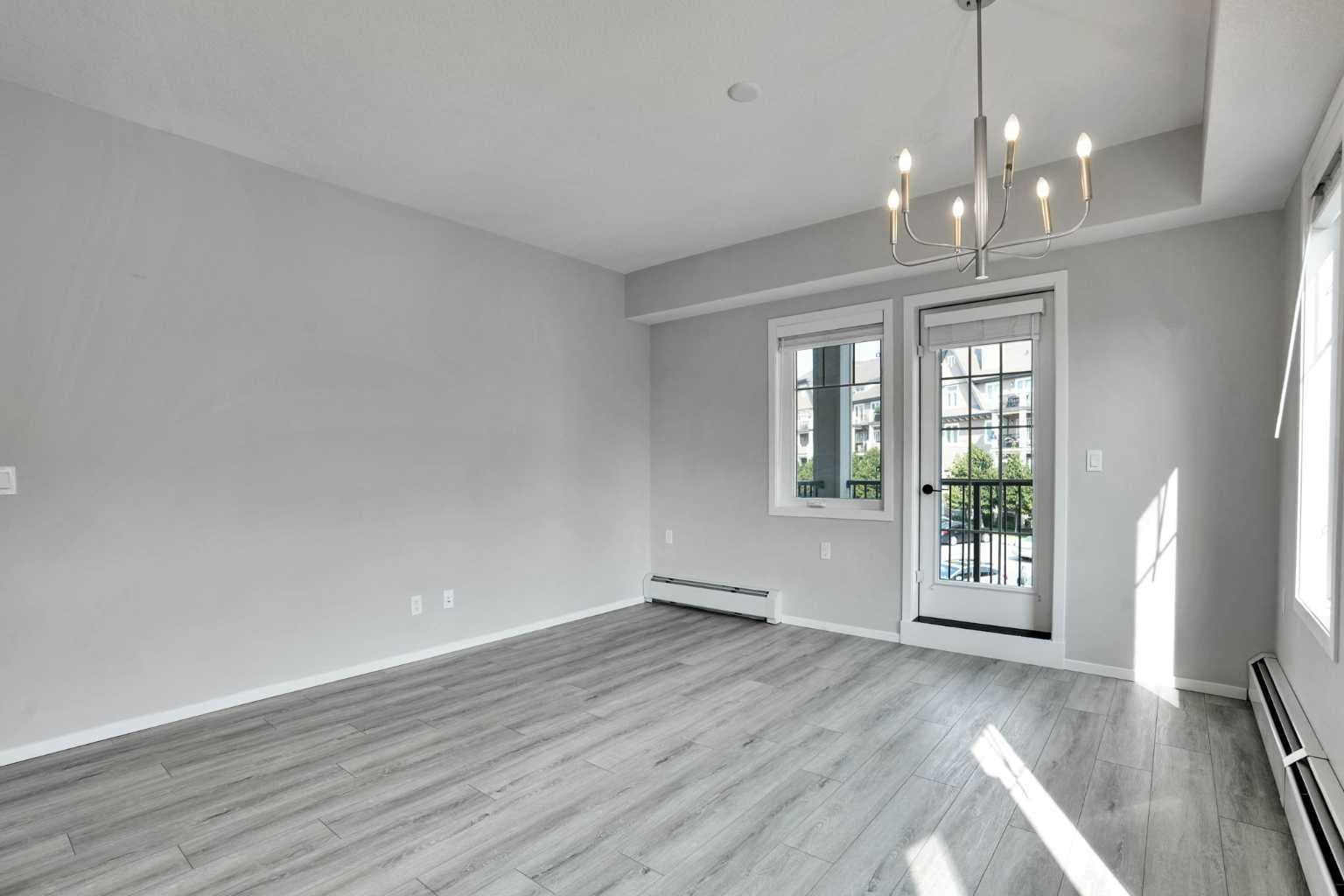 210, 140 Mahogany Street SE