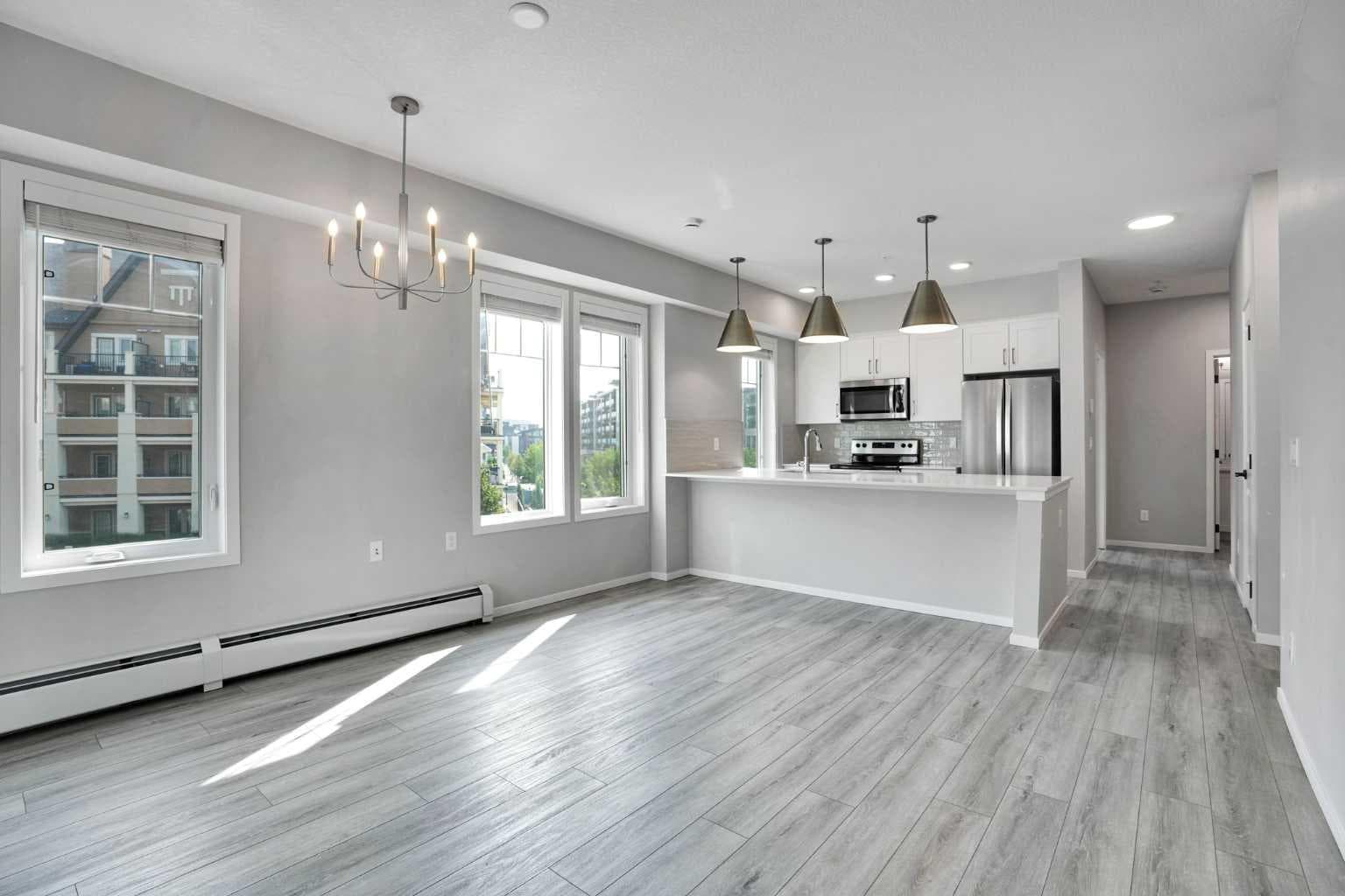 210, 140 Mahogany Street SE