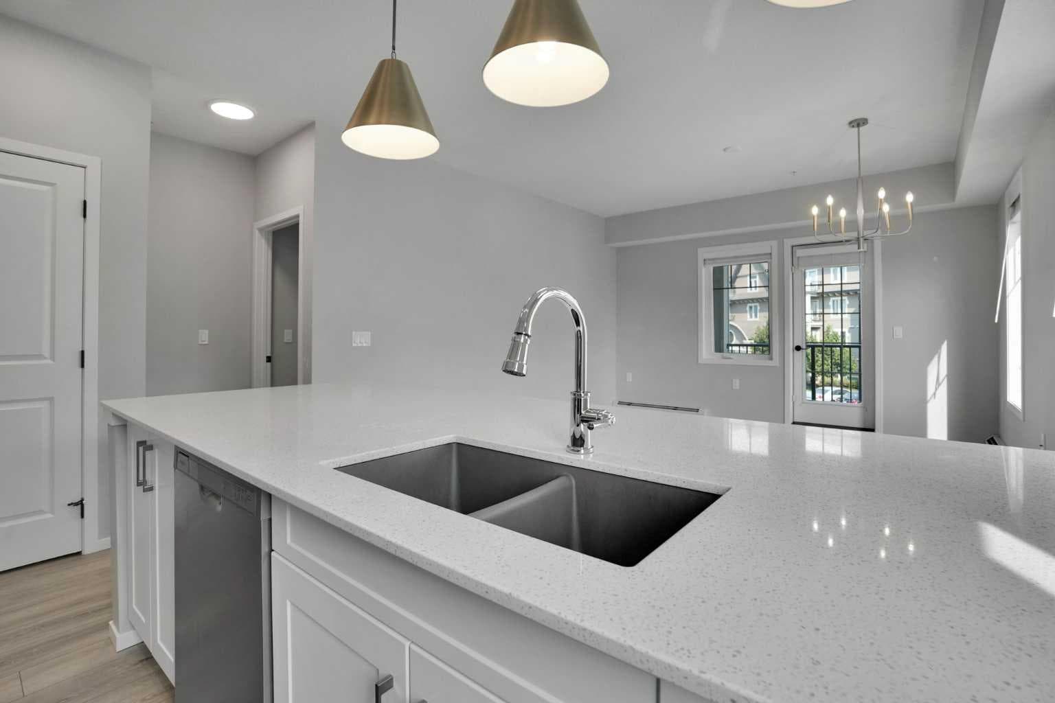 210, 140 Mahogany Street SE