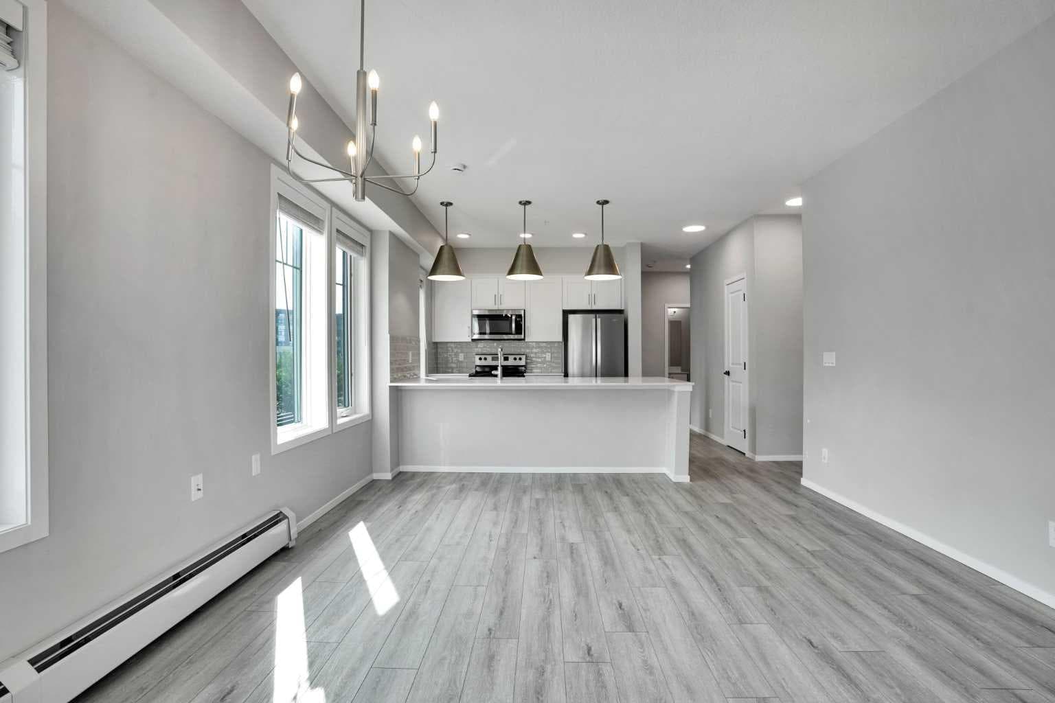 210, 140 Mahogany Street SE