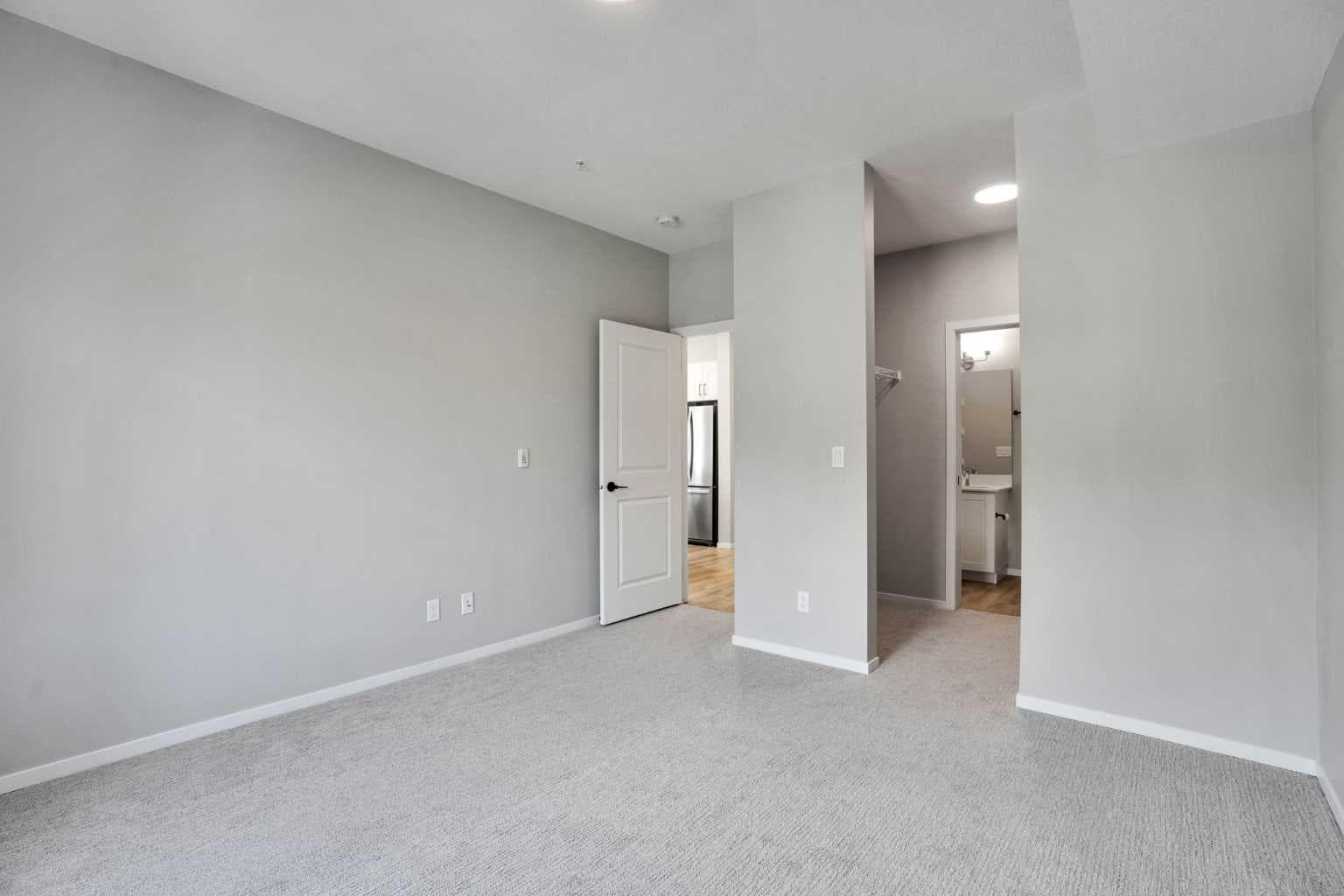 210, 140 Mahogany Street SE