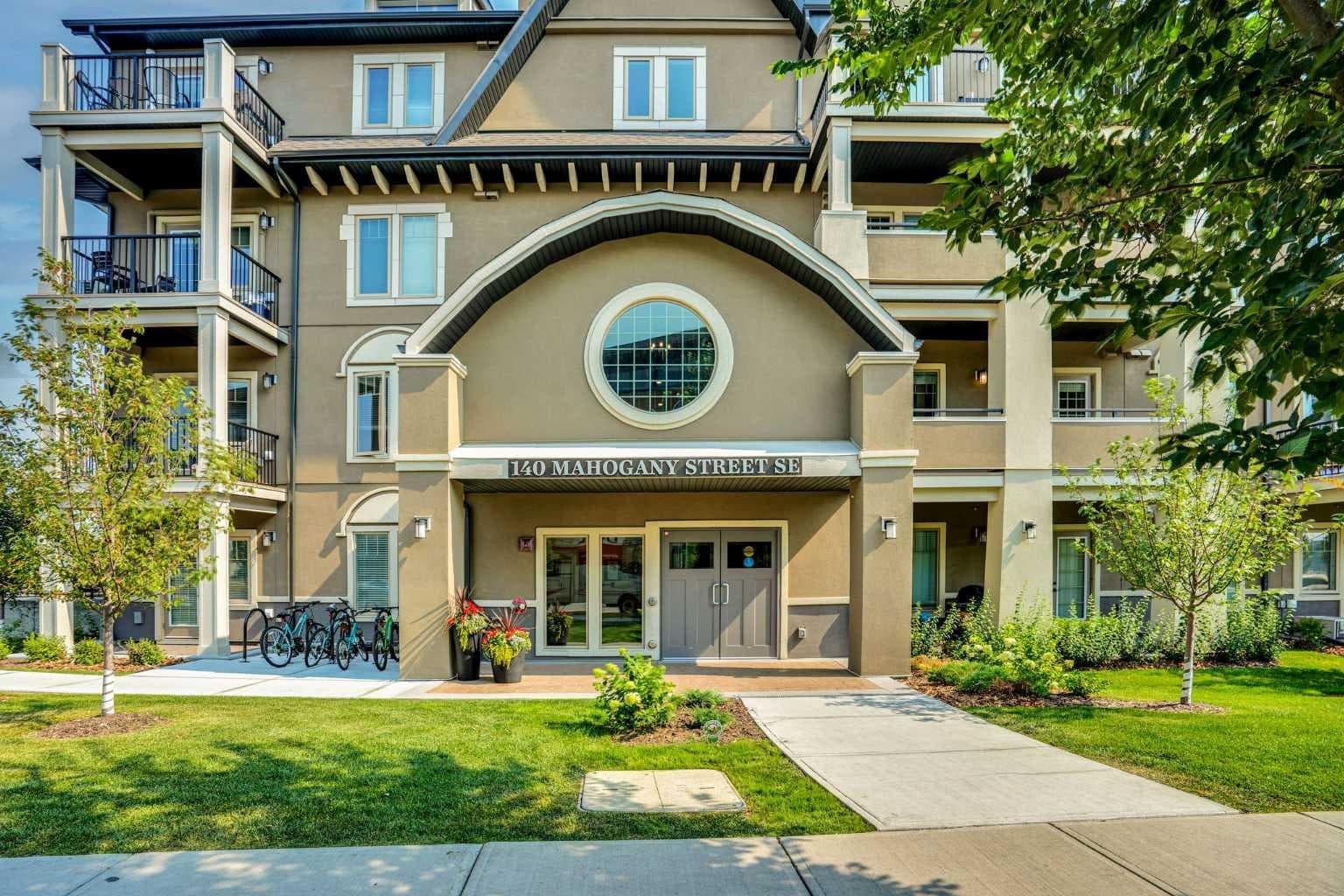 210, 140 Mahogany Street SE