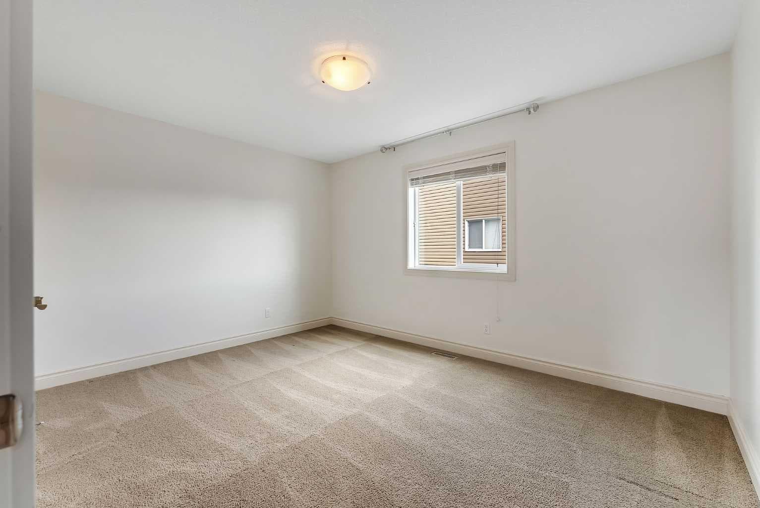 83 Ravenscroft Close SE