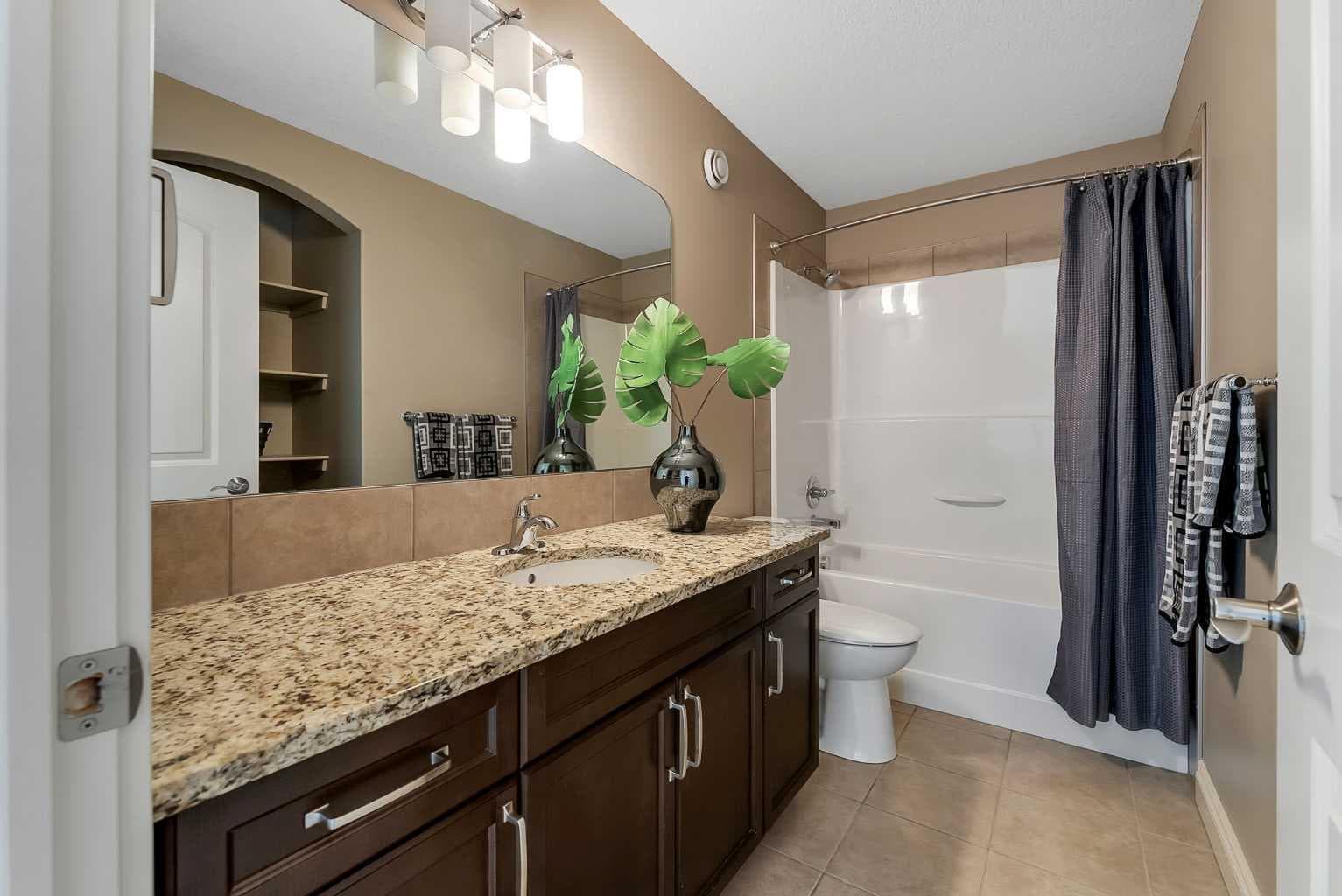 83 Ravenscroft Close SE