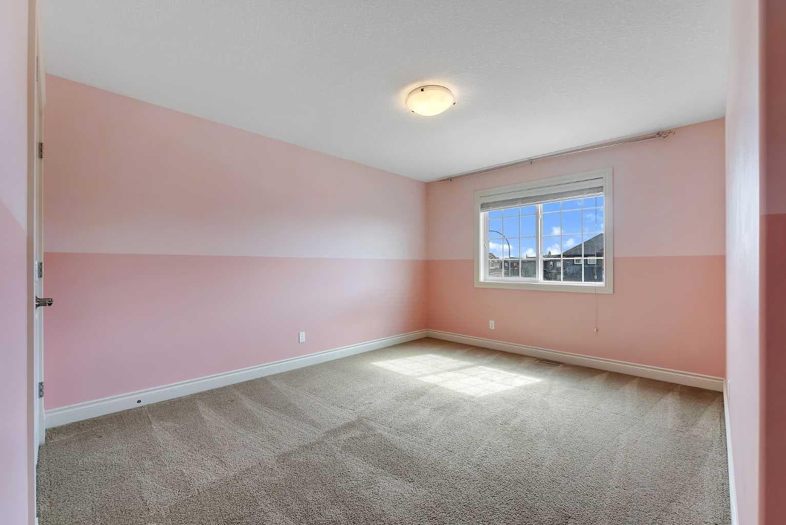 83 Ravenscroft Close SE