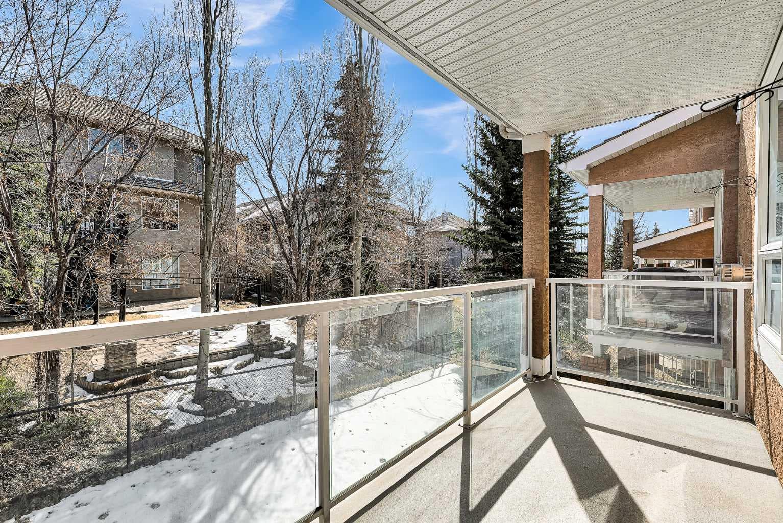 34 Royal Manor NW